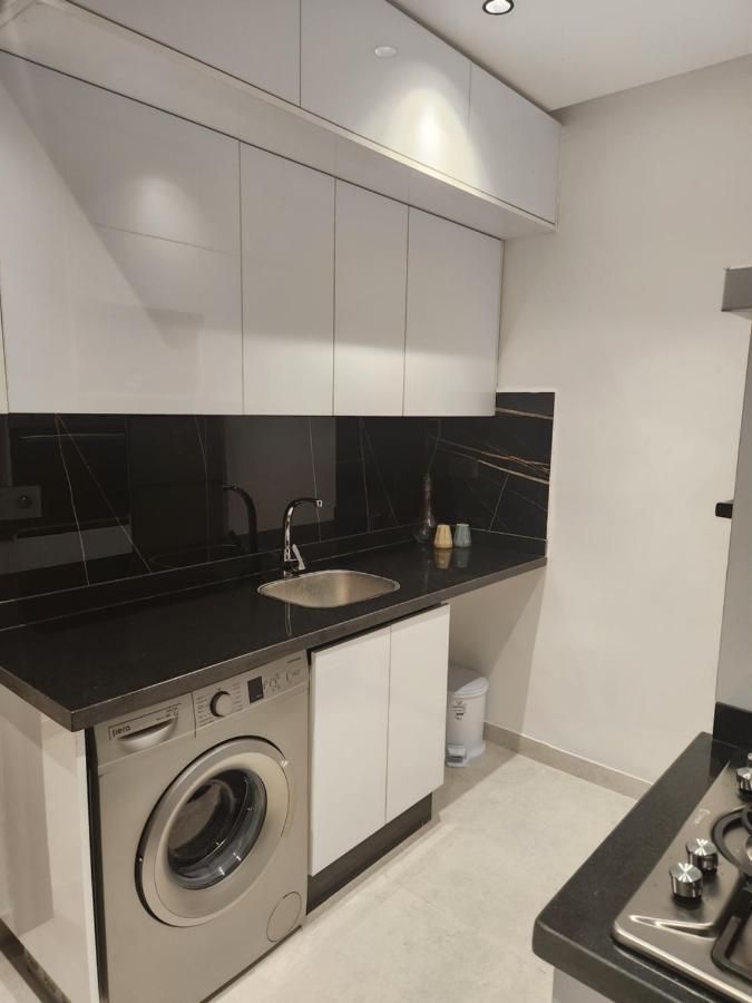 Apartment Modern Luxury Retreat: 2-bedroom In The Heart Of Marrakech Marrakesh