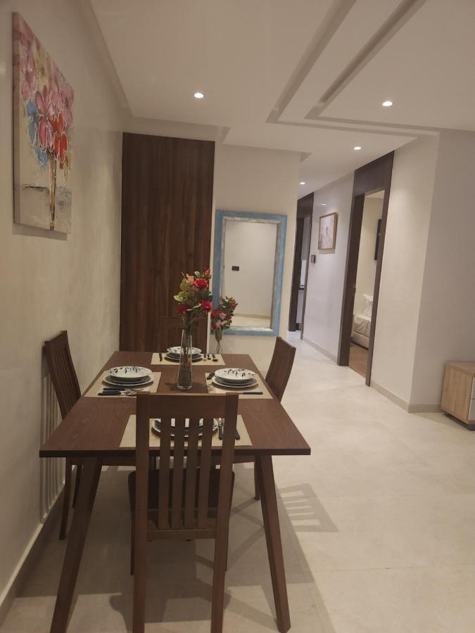 Modern Luxury Retreat: 2-bedroom In The Heart Of Marrakech Apartment Marrakesh