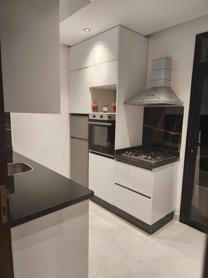 Modern Luxury Retreat: 2-bedroom In The Heart Of Marrakech Marrakesh