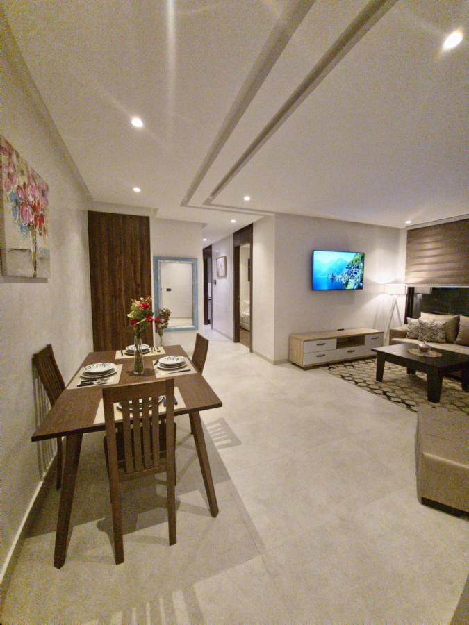 Modern Luxury Retreat: 2-bedroom In The Heart Of Marrakech Apartment Marrakesh