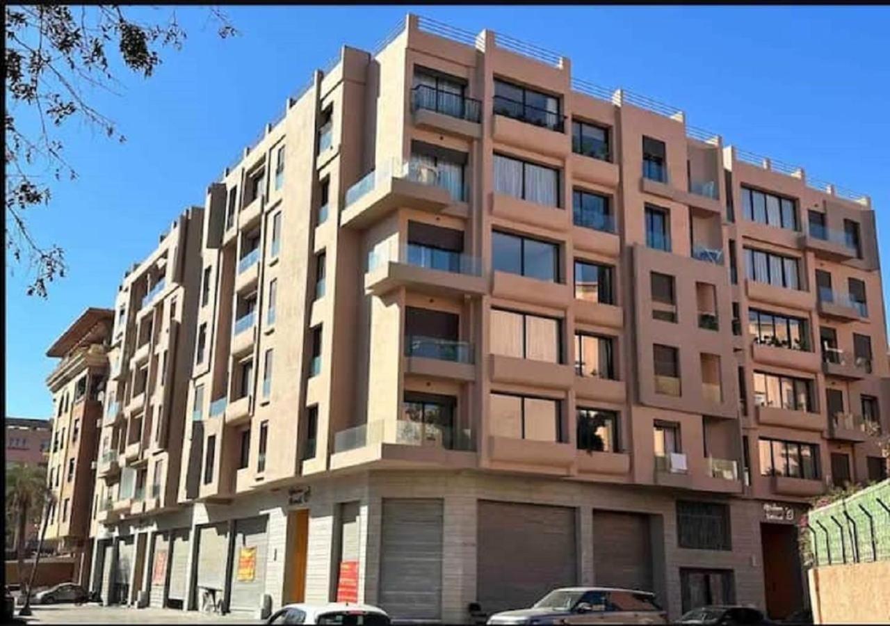 Apartment Modern Luxury Retreat: 2-bedroom In The Heart Of Marrakech Marrakesh